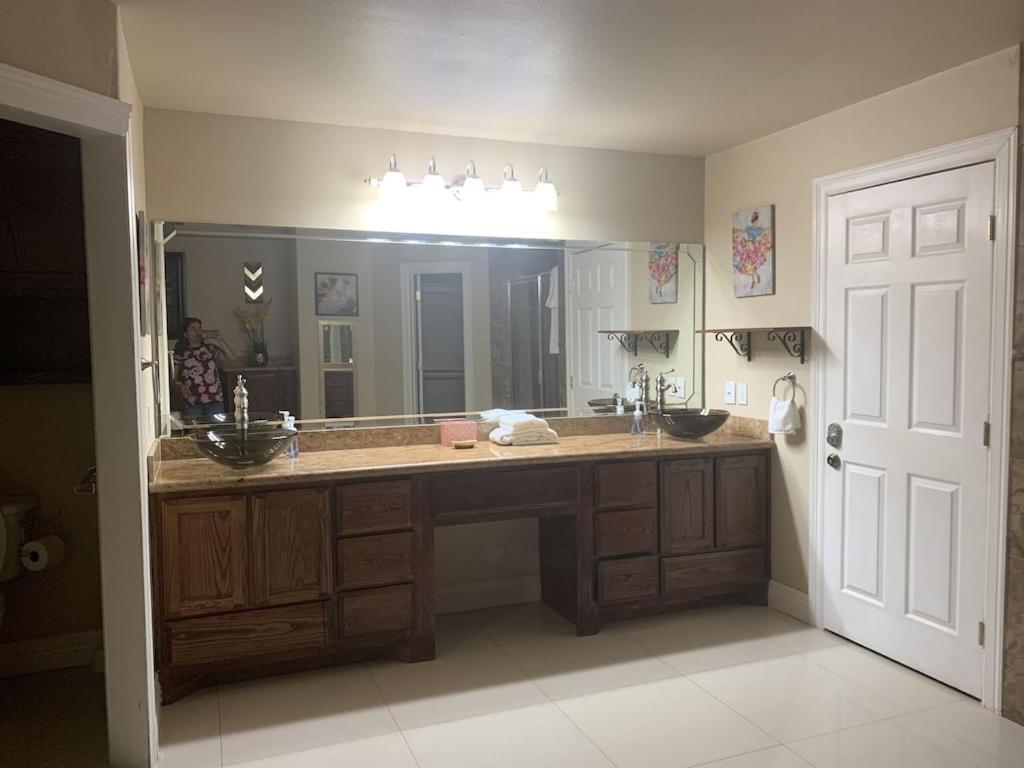 Brownsville Comfort 2 Bedroom 1 Bath , Spacious Kitchen And Outdoor Home Eksteriør billede