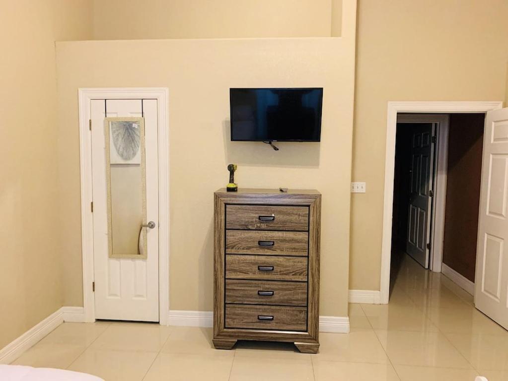 Brownsville Comfort 2 Bedroom 1 Bath , Spacious Kitchen And Outdoor Home Eksteriør billede